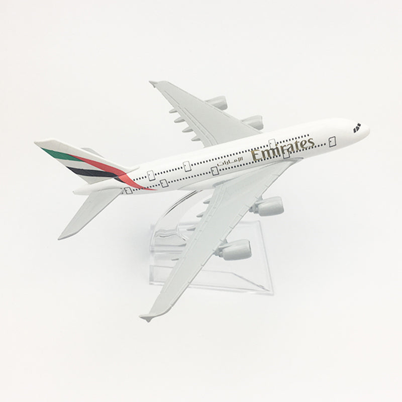 Aéo - Maquette Airbus A380 Emirates 1/400