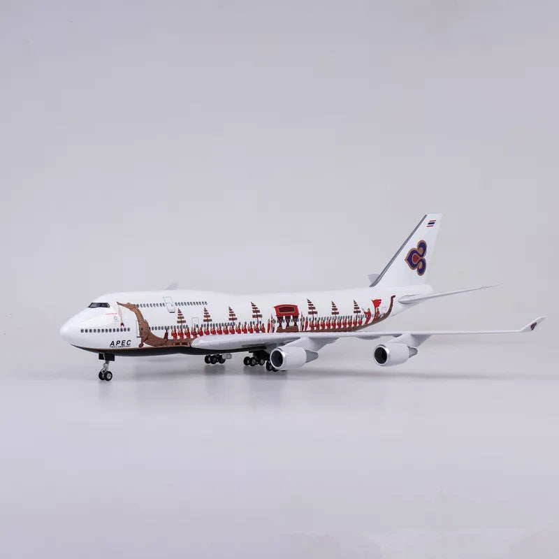 Maquette B747 Thai Airways livrée APEC