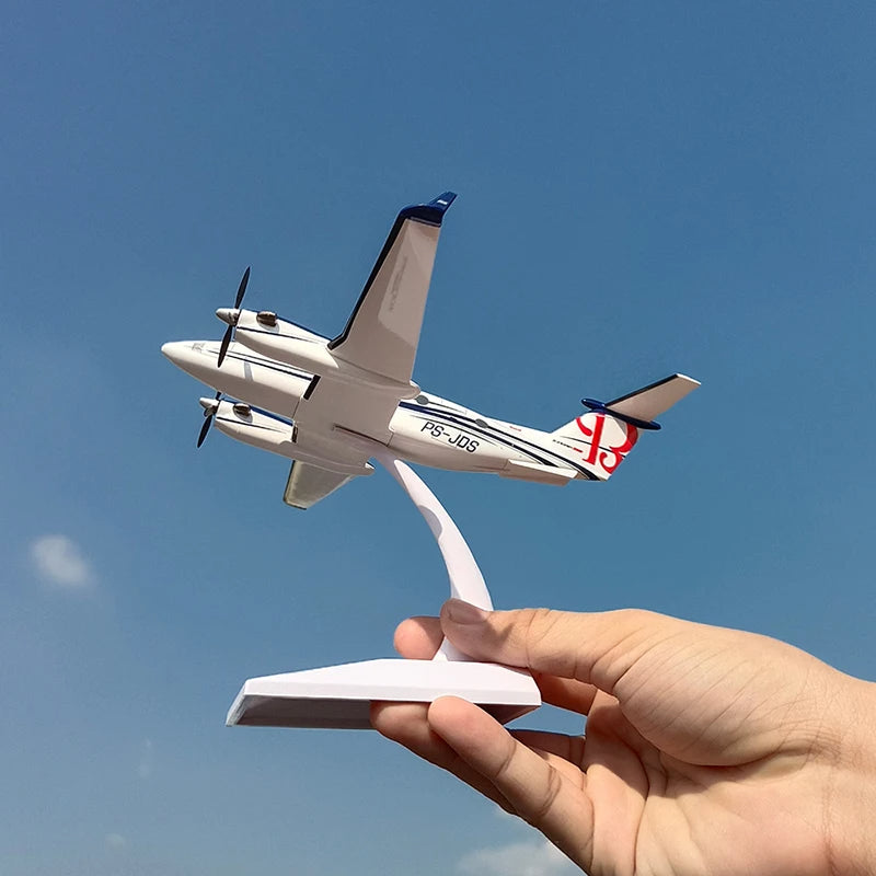 Maquette King Air 350 avec socle