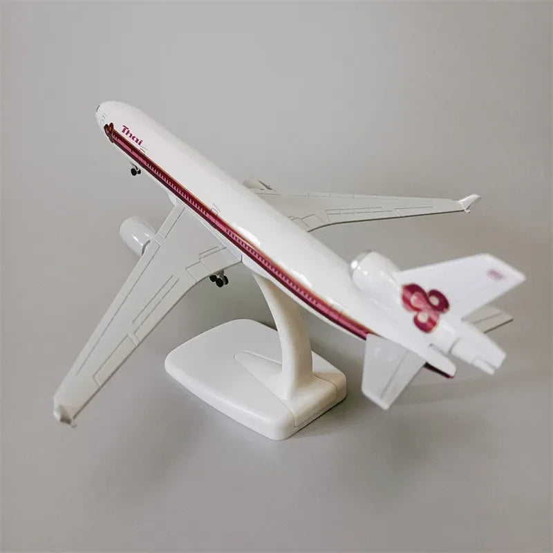 Maquette Métal MD-11 Thai Airways 1/400