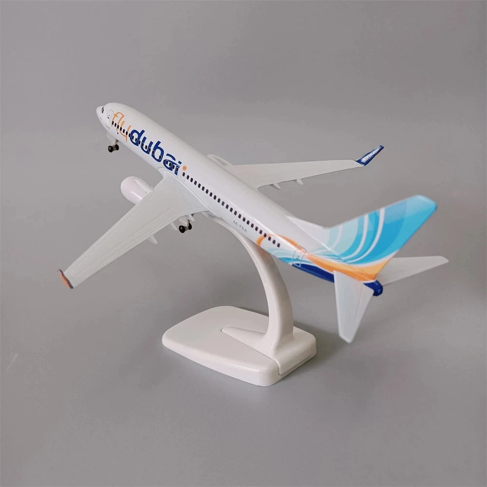 Modele reduit avion Fly Dubaï 737-800