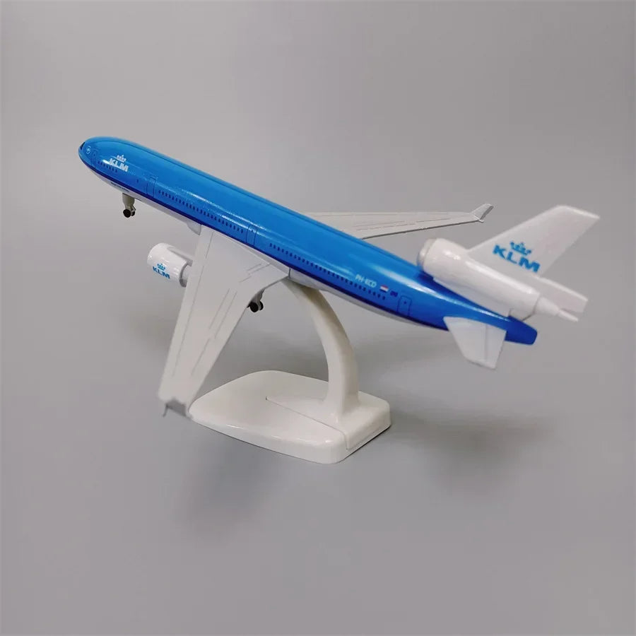 maquette avion md 11 klm