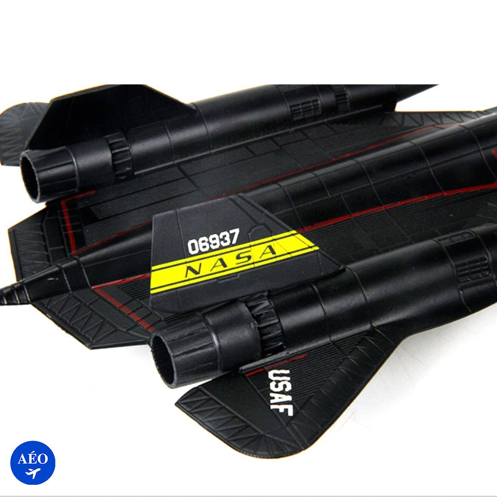 Aéo - Maquette Métal Blackbird SR-71 1/144