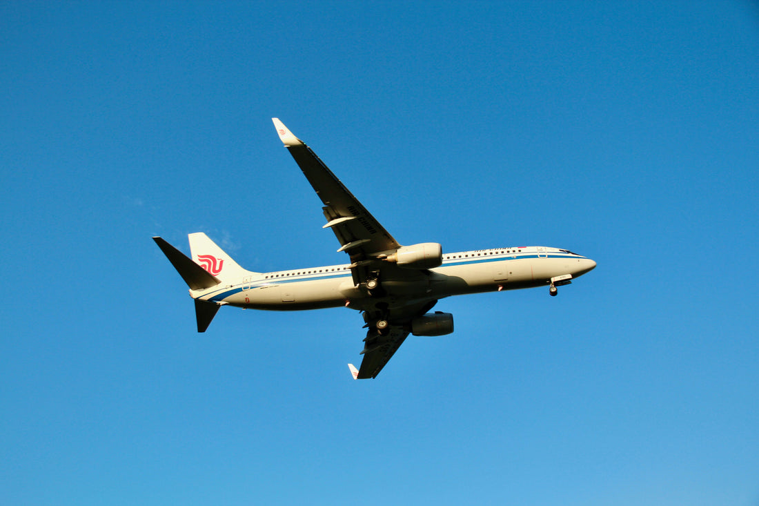 Pourquoi les avions doivent-ils parfois tourner avant d’atterrir ?