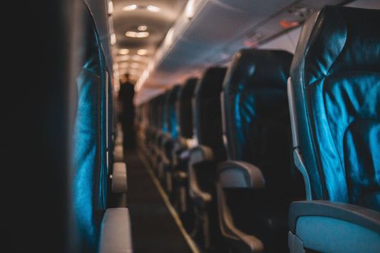 Pourquoi les sièges d’avion sont-ils de plus en plus petits ?