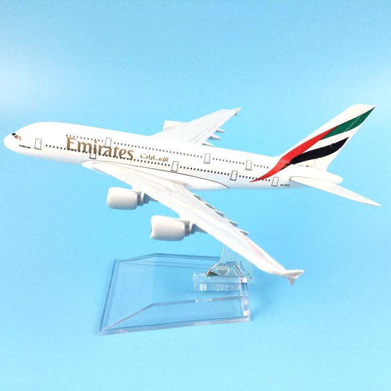 Aéo - Maquette Airbus A380 Emirates 1/400