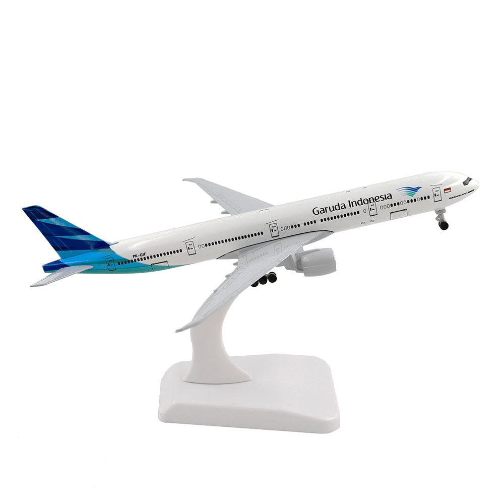 Aéo - Maquette Boeing B777 Garuda Indonesia 1/250