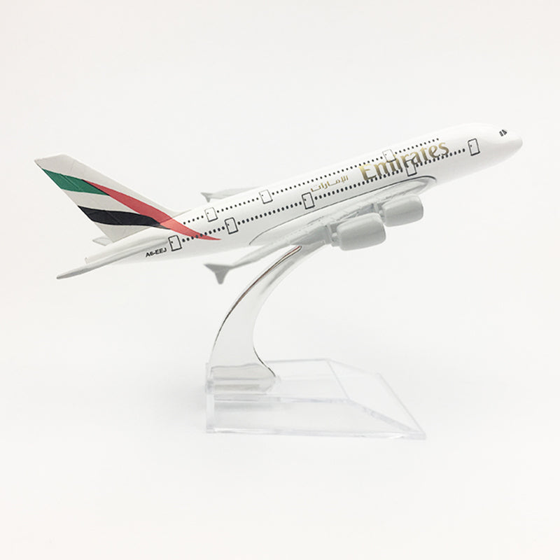 Aéo - Maquette Airbus A380 Emirates 1/400