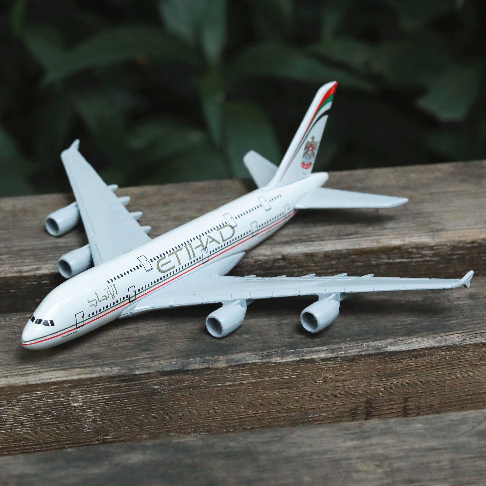 Aéo - Maquette Airbus A380 Etihad 1/400