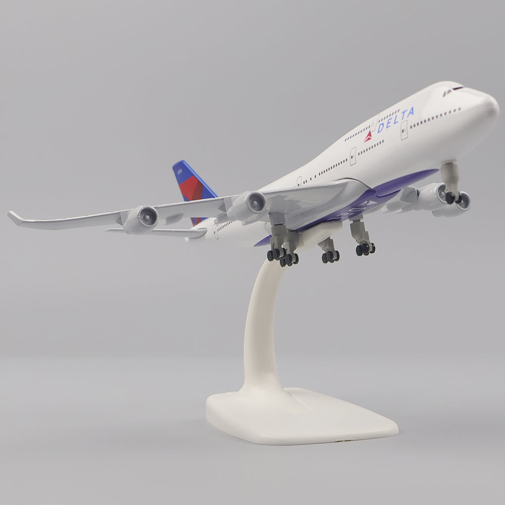 Aéo - Maquette Boeing B747 Delta 1/250