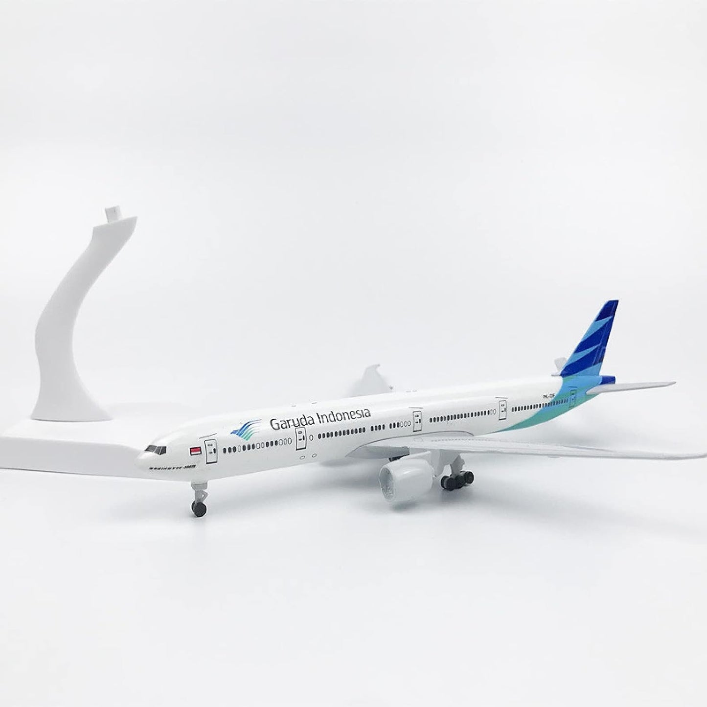 Aéo - Maquette Boeing B777 Garuda Indonesia 1/250