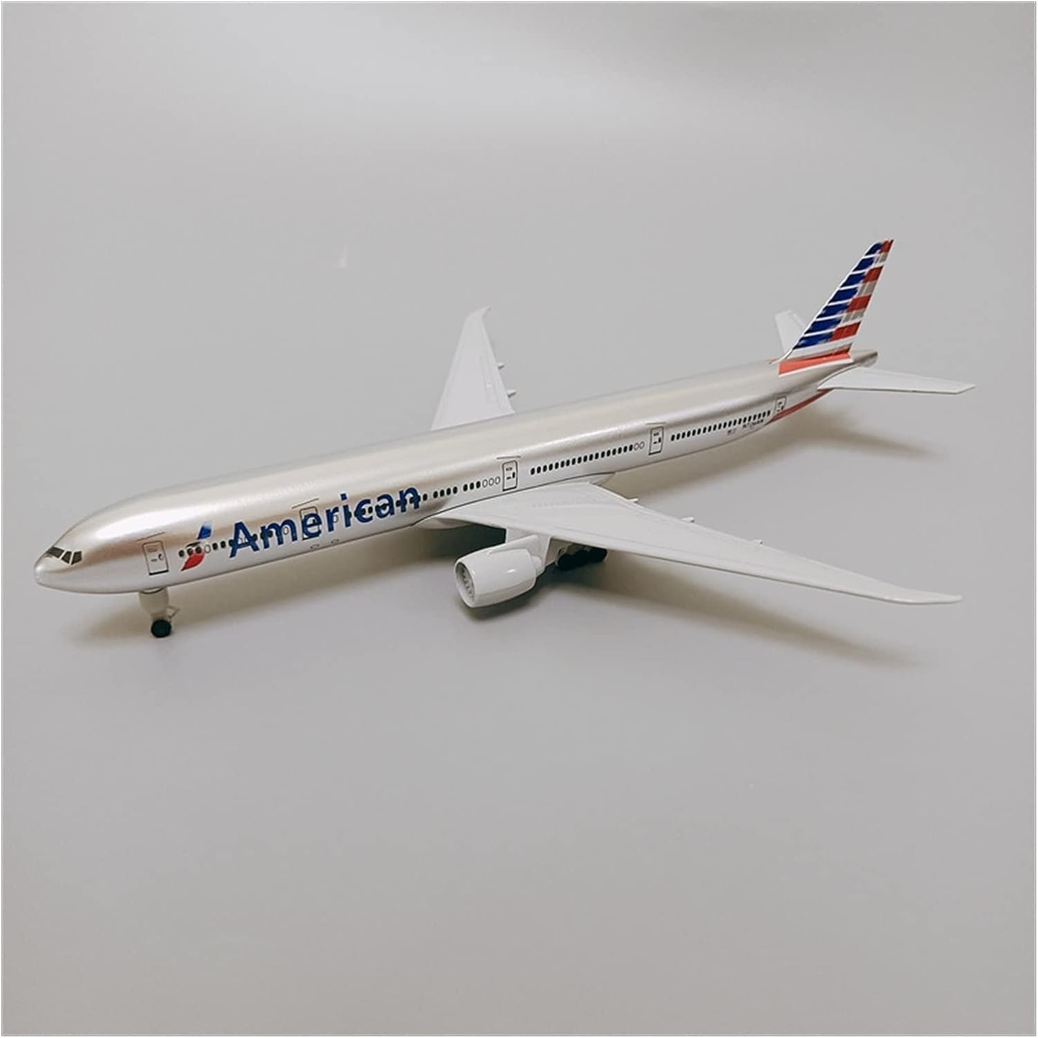 Aéo - Maquette Boeing B777 American 1/250