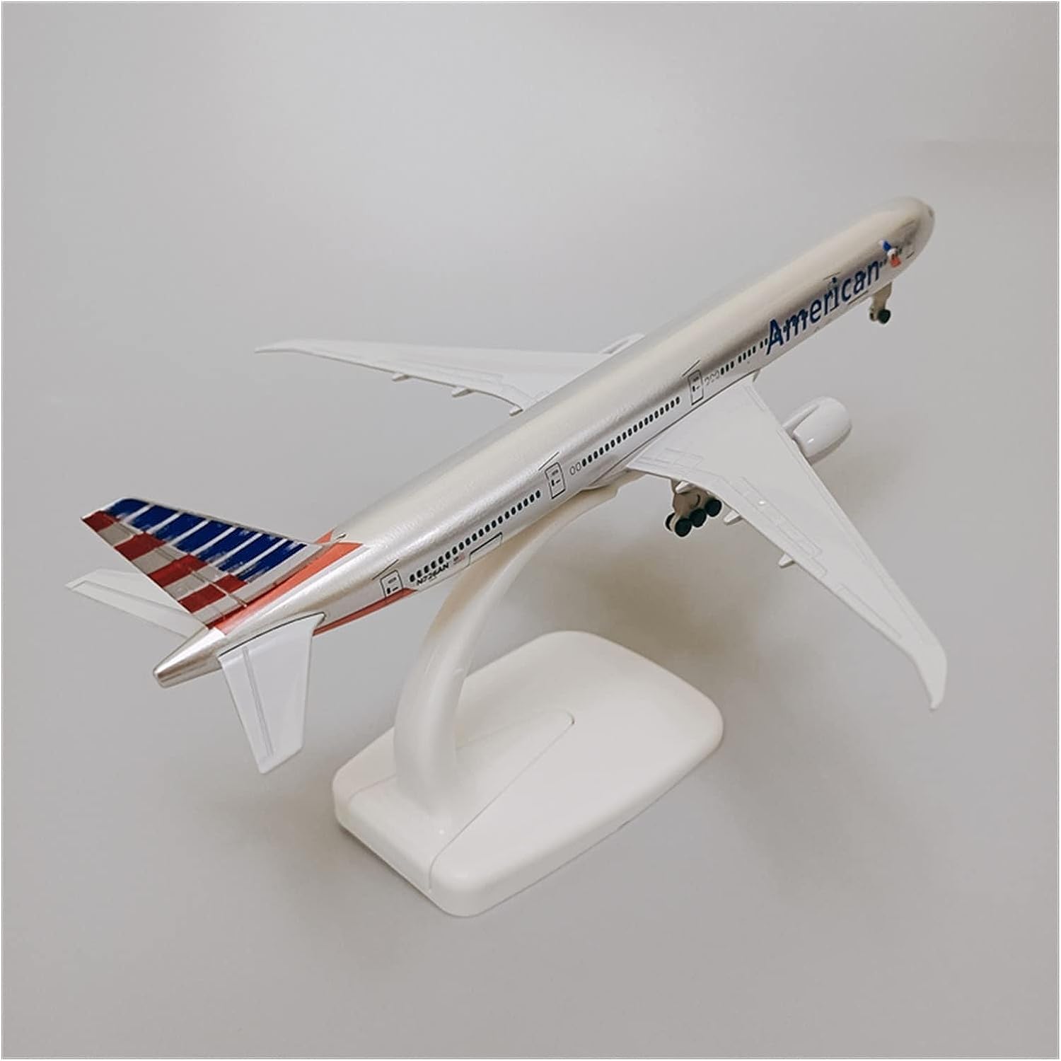 Aéo - Maquette Boeing B777 American 1/250