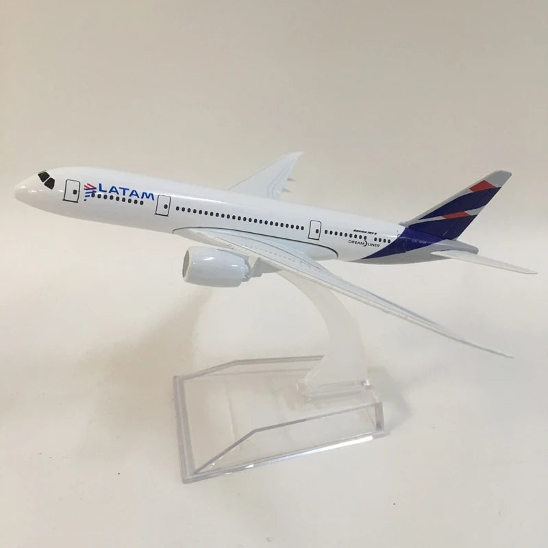 Boeing 787 LATAM miniature