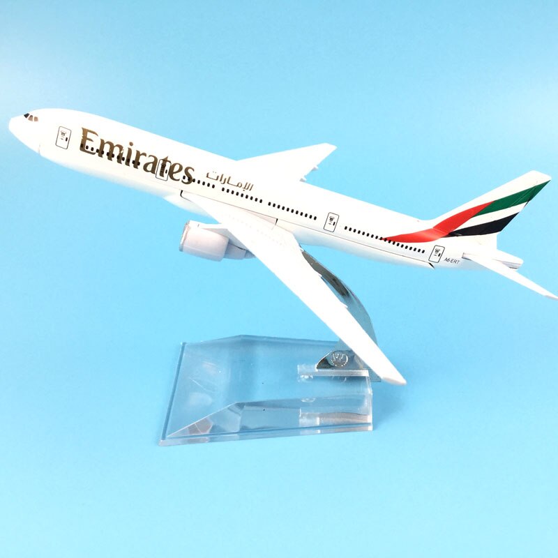 Aéo - Maquette Boeing B777 Emirates 1/400