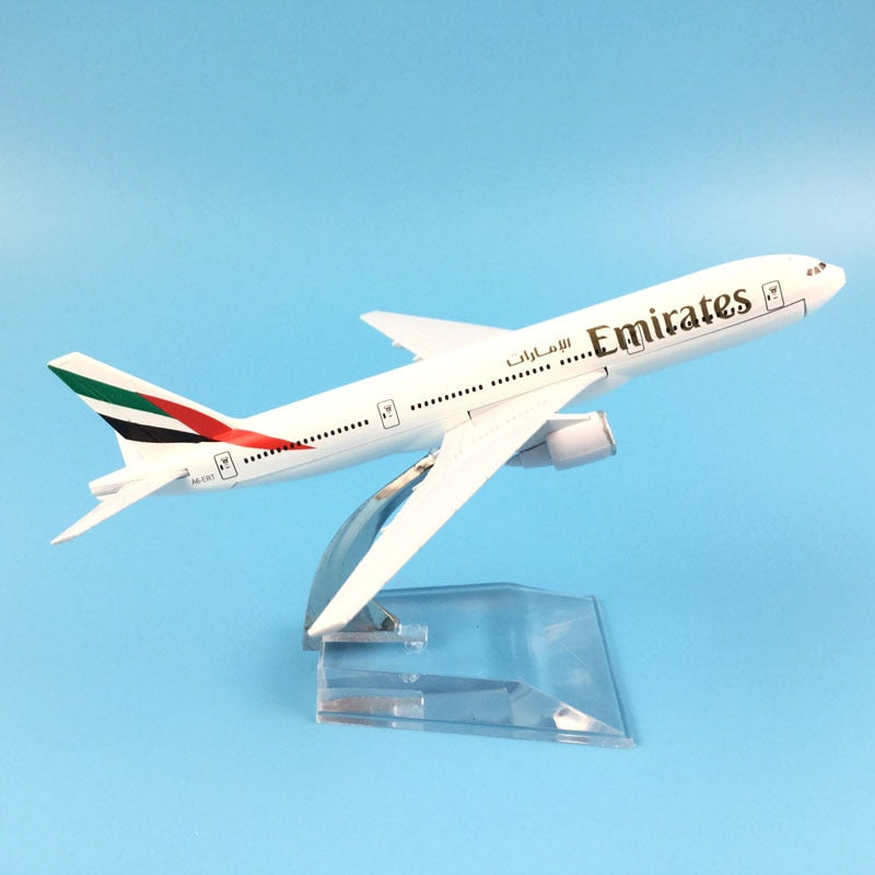 Aéo - Maquette Boeing B777 Emirates 1/400