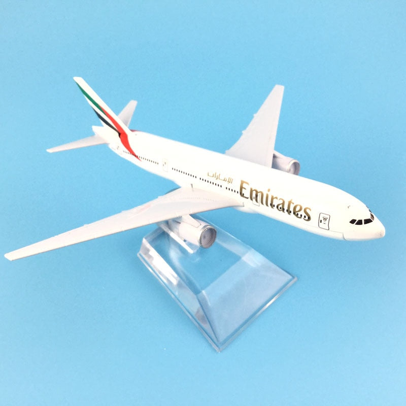 Aéo - Maquette Boeing B777 Emirates 1/400