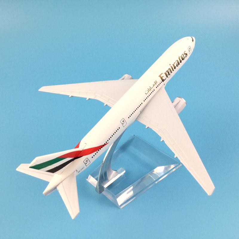 Aéo - Maquette Boeing B777 Emirates 1/400