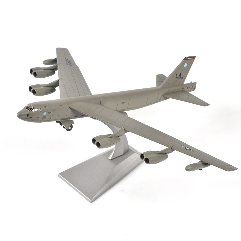 Maquette B-52 Stratofortress 1/200