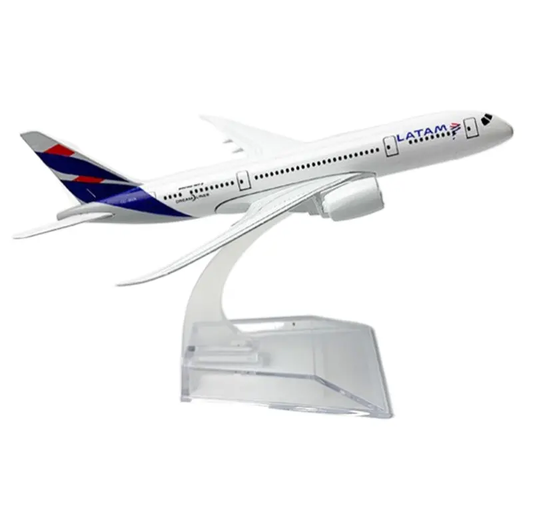 Maquette Boeing 787 LATAM