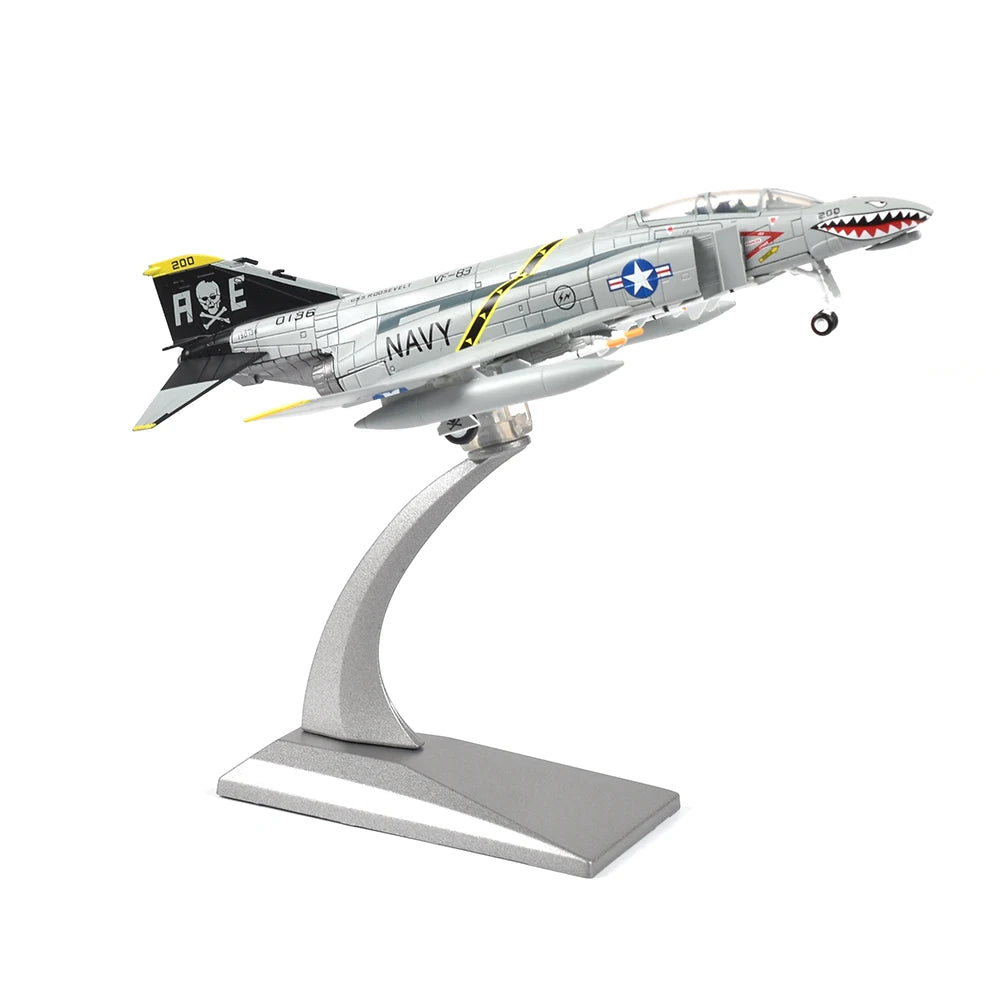 Maquette F-4 Phantom 1/100