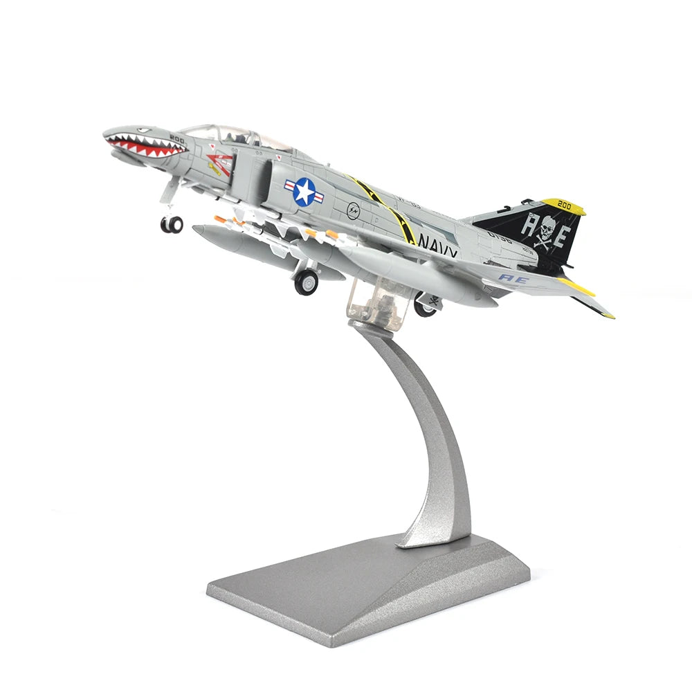 Maquette F-4 Phantom 1/100