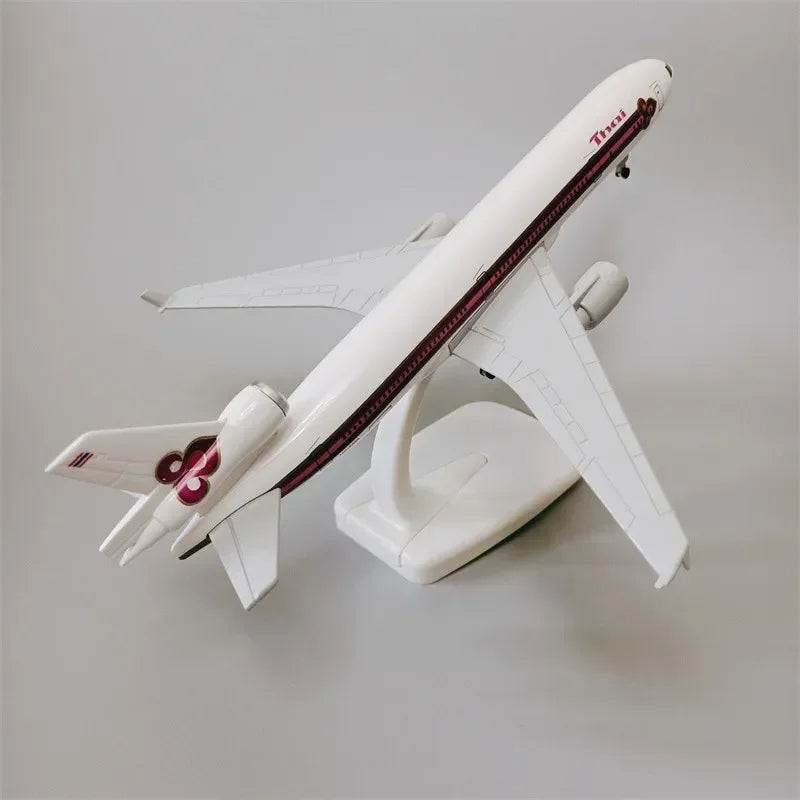 Maquette Métal MD-11 Thai Airways 1/400