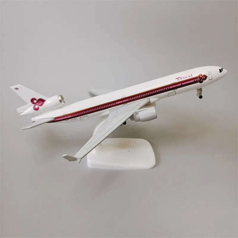 Maquette Métal MD-11 Thai Airways 1/400
