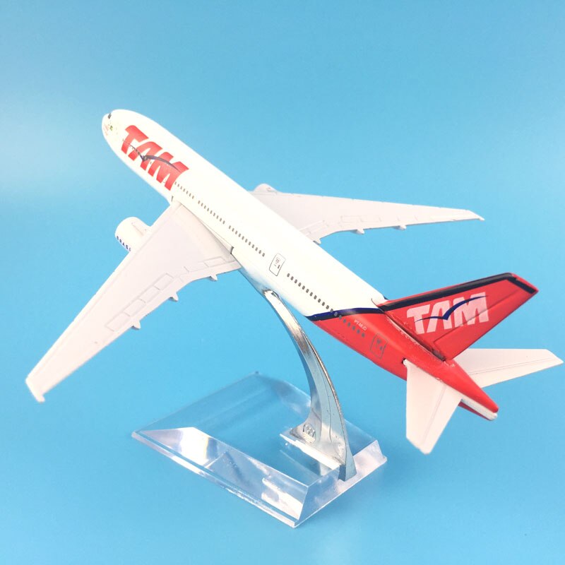 Maquette avion TAM 777
