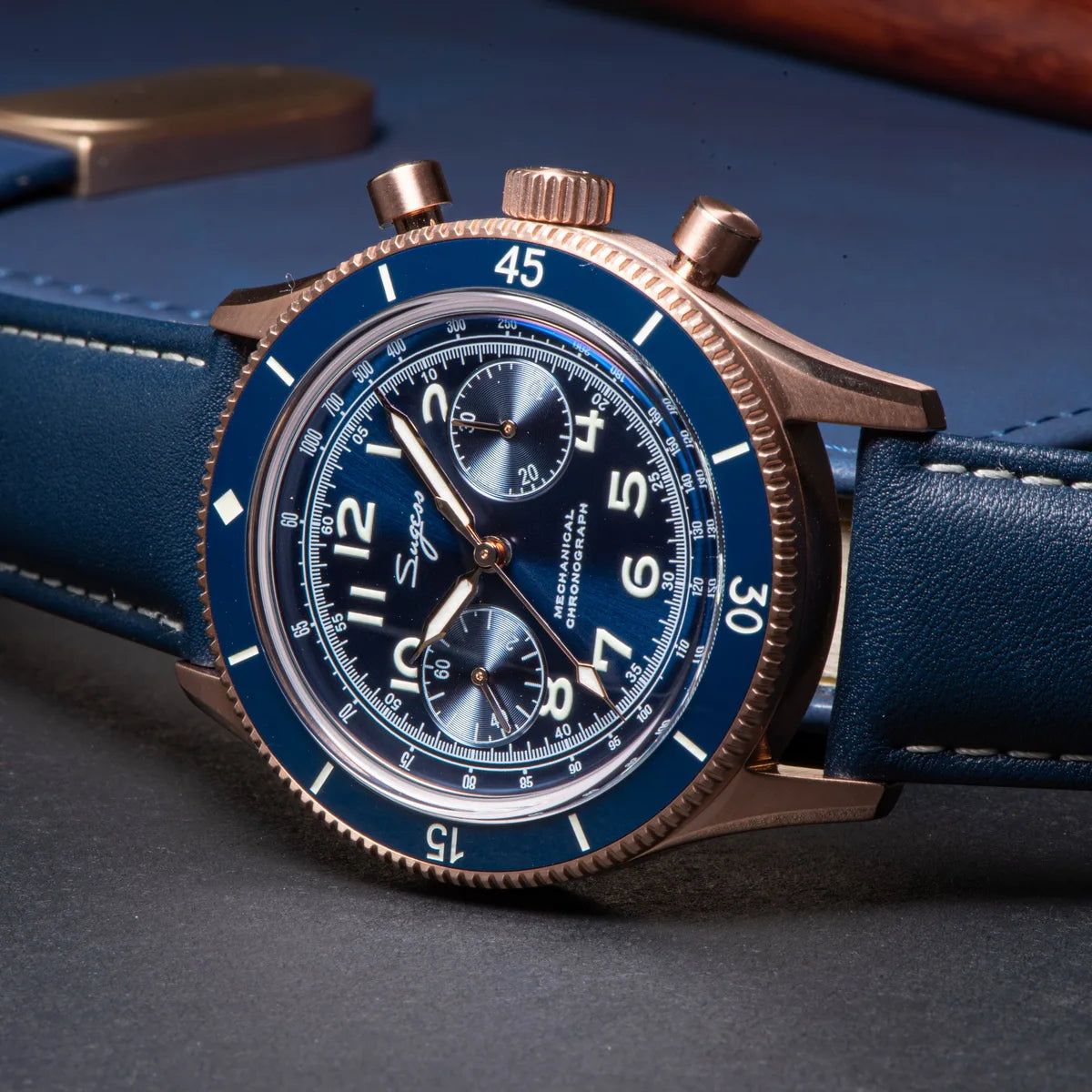 Montre aviation premium avec bracelet en cuir bleu