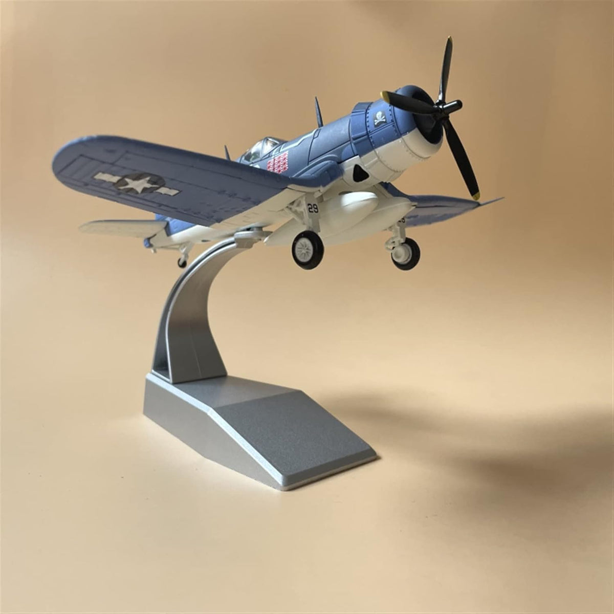 Maquette de Bateau en plastique F4U-4 CORSAIR (Pre-painted) 1/350 Maquette de Bateau en plastique F4U-4 CORSAIR (Pre-painted) 1/350