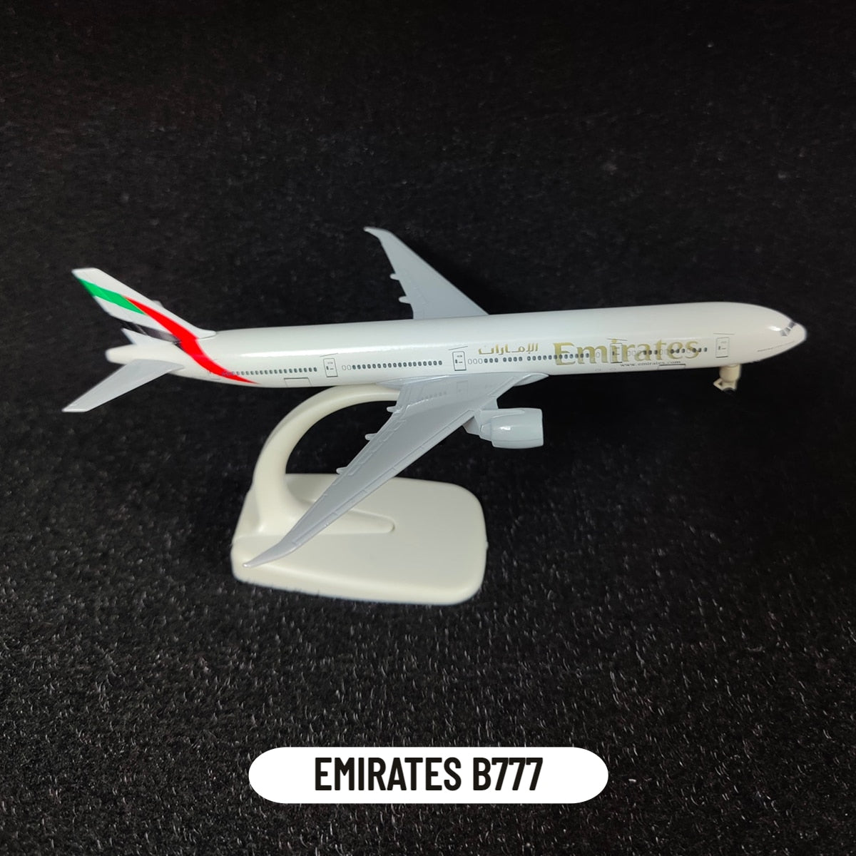 Aéo - Maquette Airbus A380 Emirates 1/250