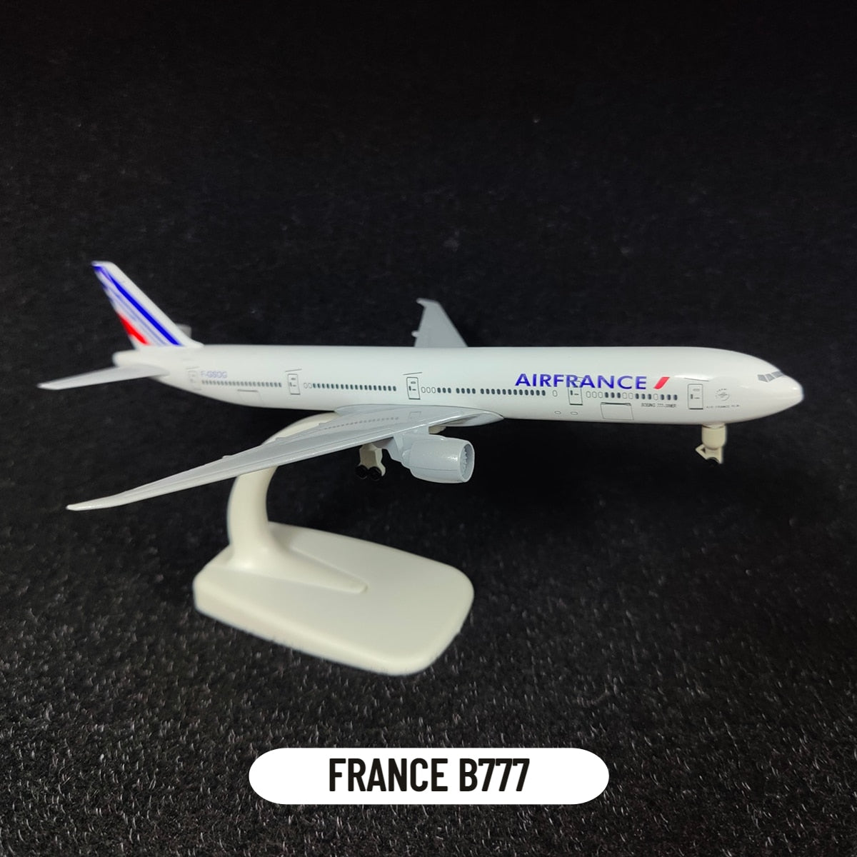 Aéo - Maquette Airbus A380 Emirates 1/250