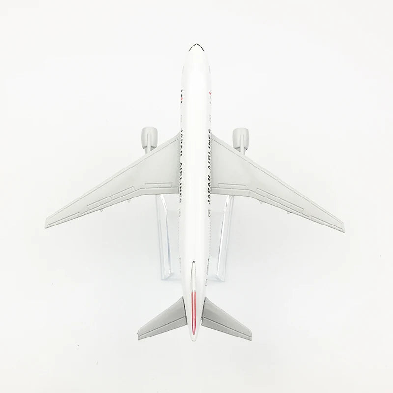 maquette avion long courrier b777 jal