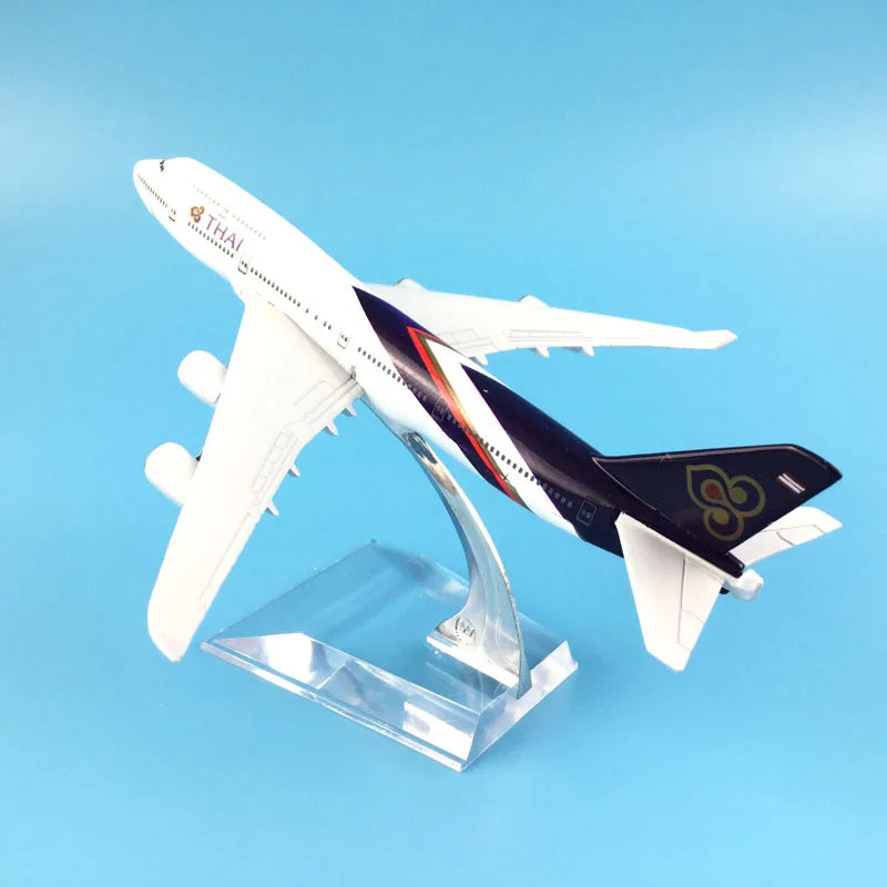 maquette b747 thai airways