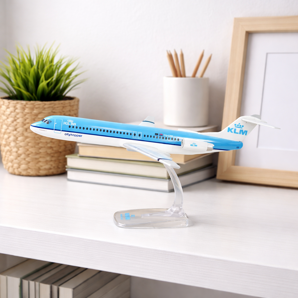 maquette fokker f100 détaillée
