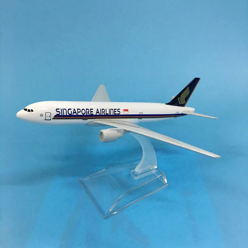 modèle réduit Boeing 777 Singapore Airlines