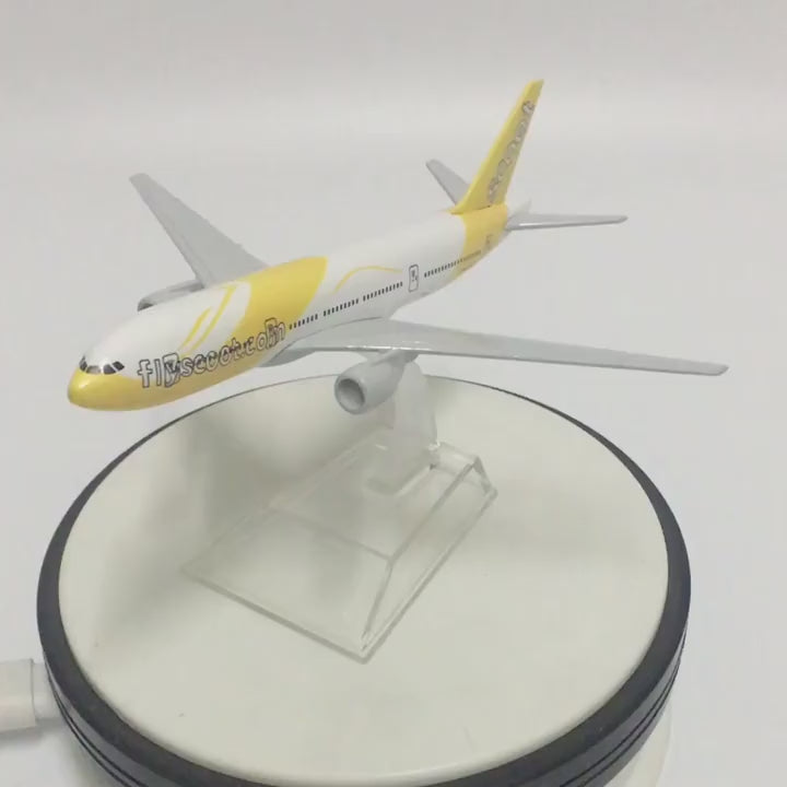 Maquette avion B777 Flyscoot