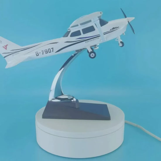 Aéo - Maquette Cessna 172 1/30