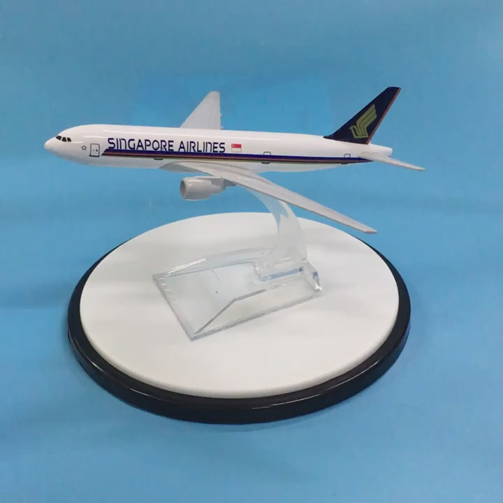 maquette Boeing 777 singapore airlines de collection