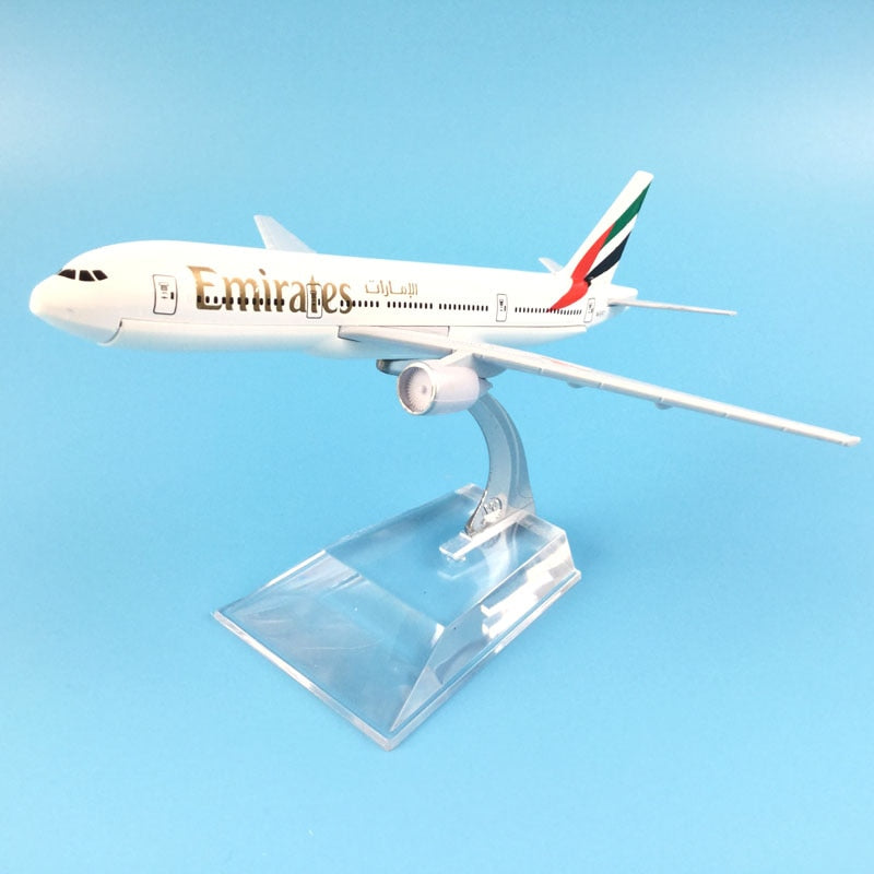 Aéo - Maquette Boeing B777 Emirates 1/400