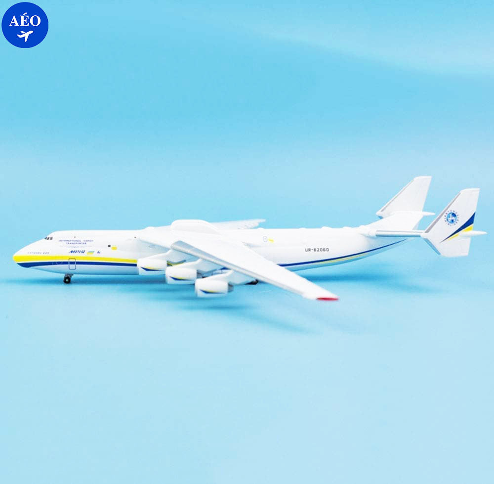 Maquette avion cargo géant