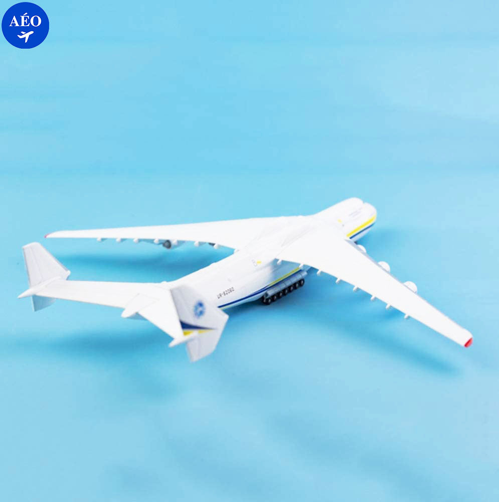 Modèle réduit An-225